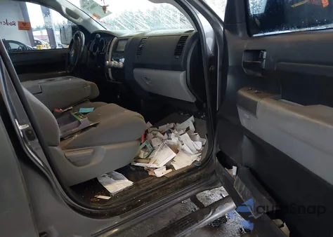 2013 Toyota Tundra Grade 4.6L V8 z USA, uszkodzony, nr VIN 5TFUM5F13DX044655